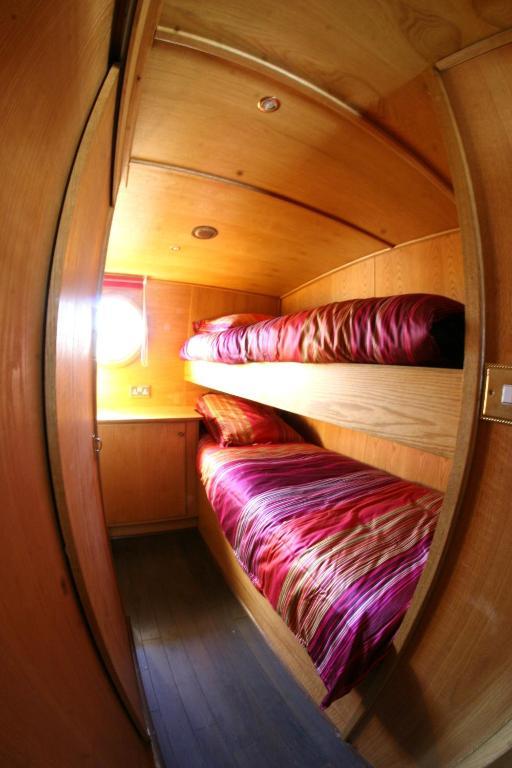Peniche Poompui Hotel Aigues-Mortes Phòng bức ảnh